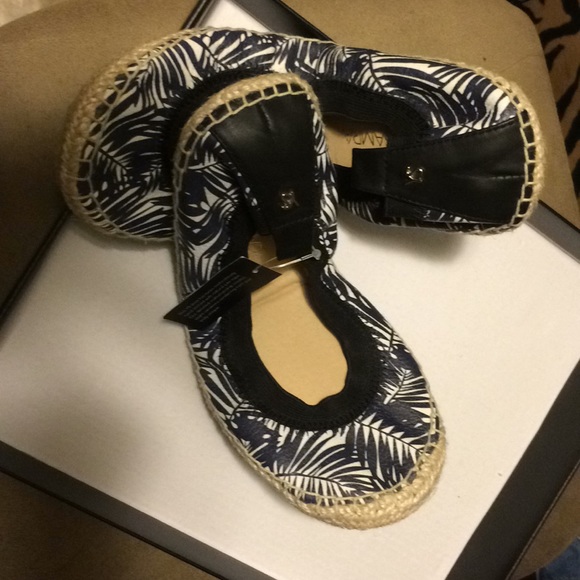 Flats - Picture 3 of 3